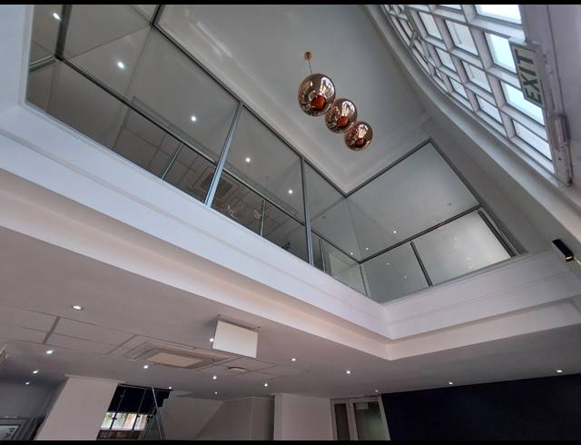 386M² OFFICE TO LET IN BRYANSTON